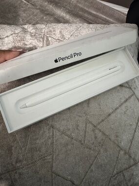 Apple Pencil Pro - White Stylus in Presentation Box